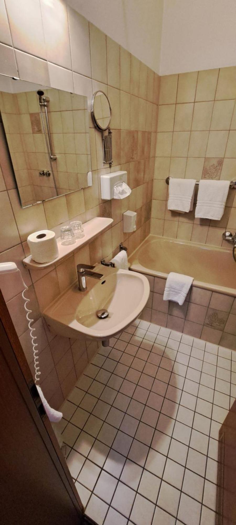 Parkhotel Есен Екстериор снимка